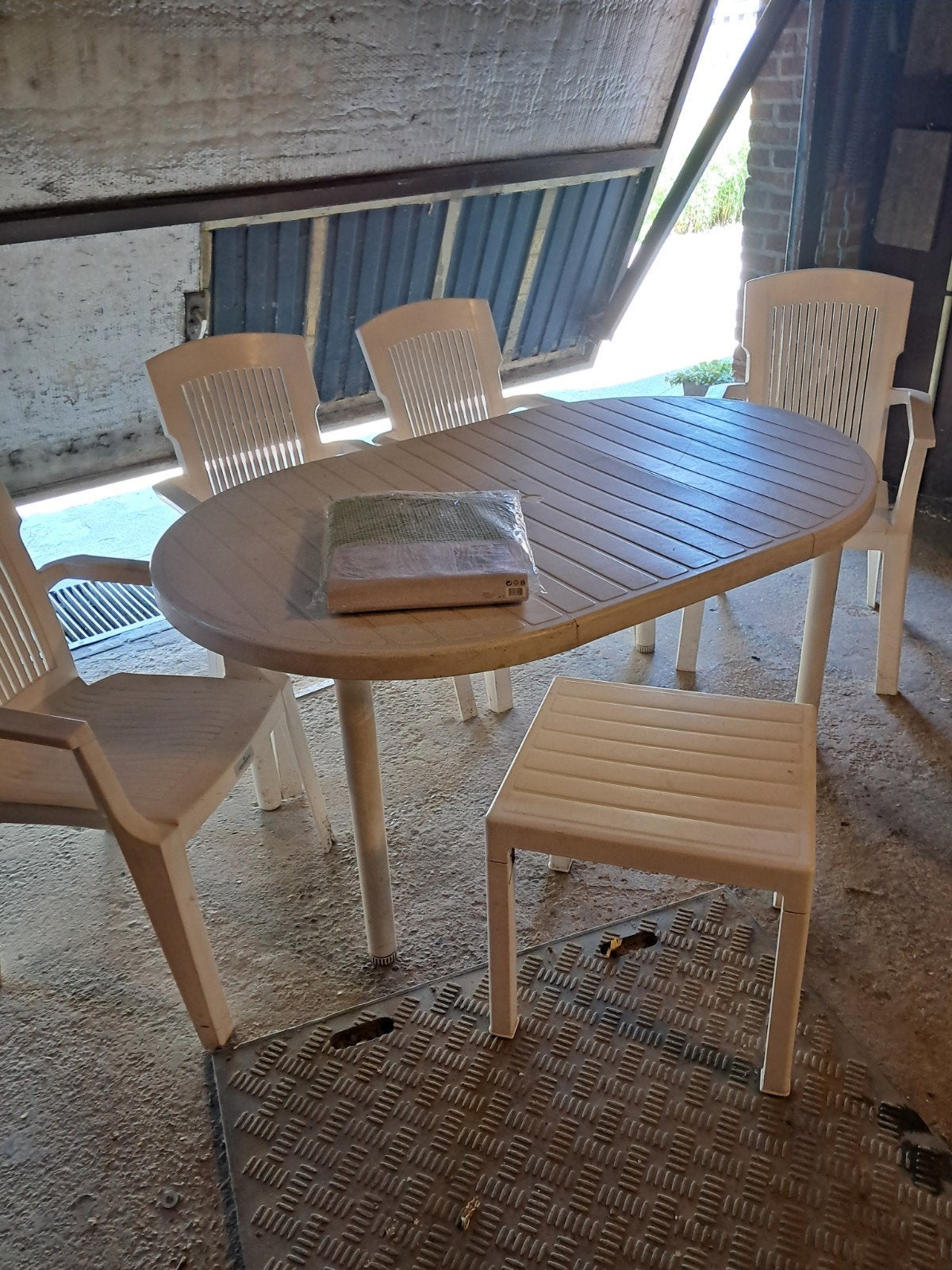 Tuinset, Ophalen