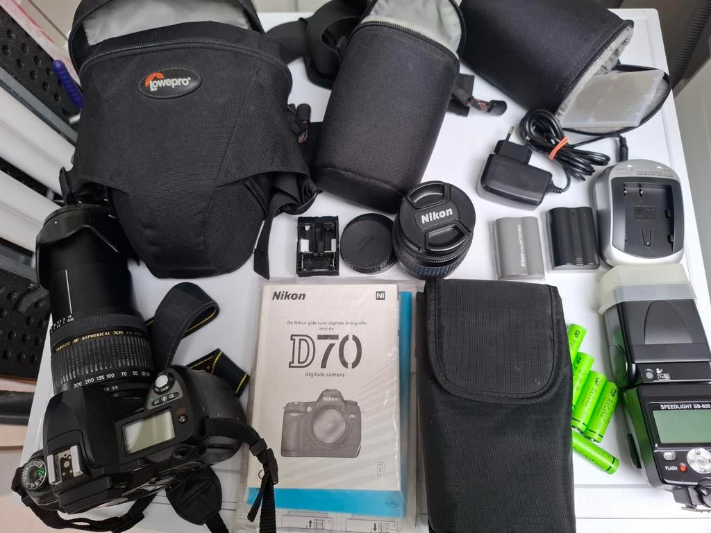 LAATSTE  KANS Nikon D70 incl assecoires, Ophalen of Verzenden, Zo goed als nieuw, Nikon