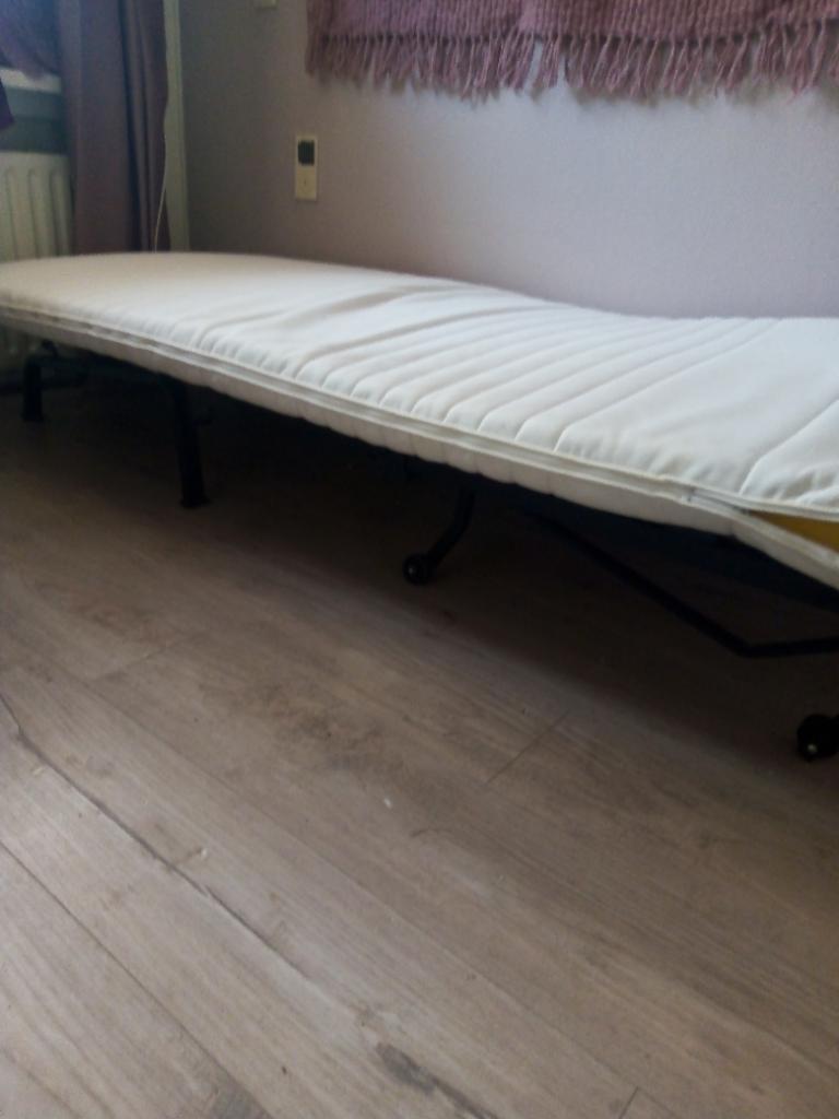 Gratis logeerbed, Ophalen, 90 cm, Eenpersoons, Zwart
