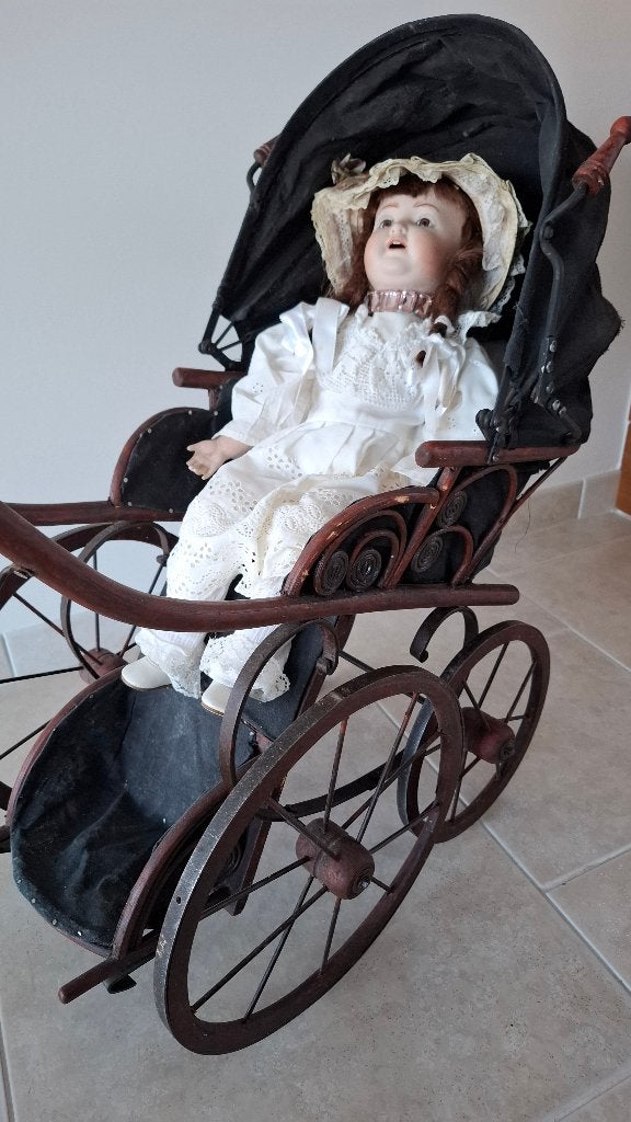 Complete verzameling Antieke Poppen, Stoeltjes, Poppenwagen, Verzamelen, Ophalen, Zo goed als nieuw, Pop