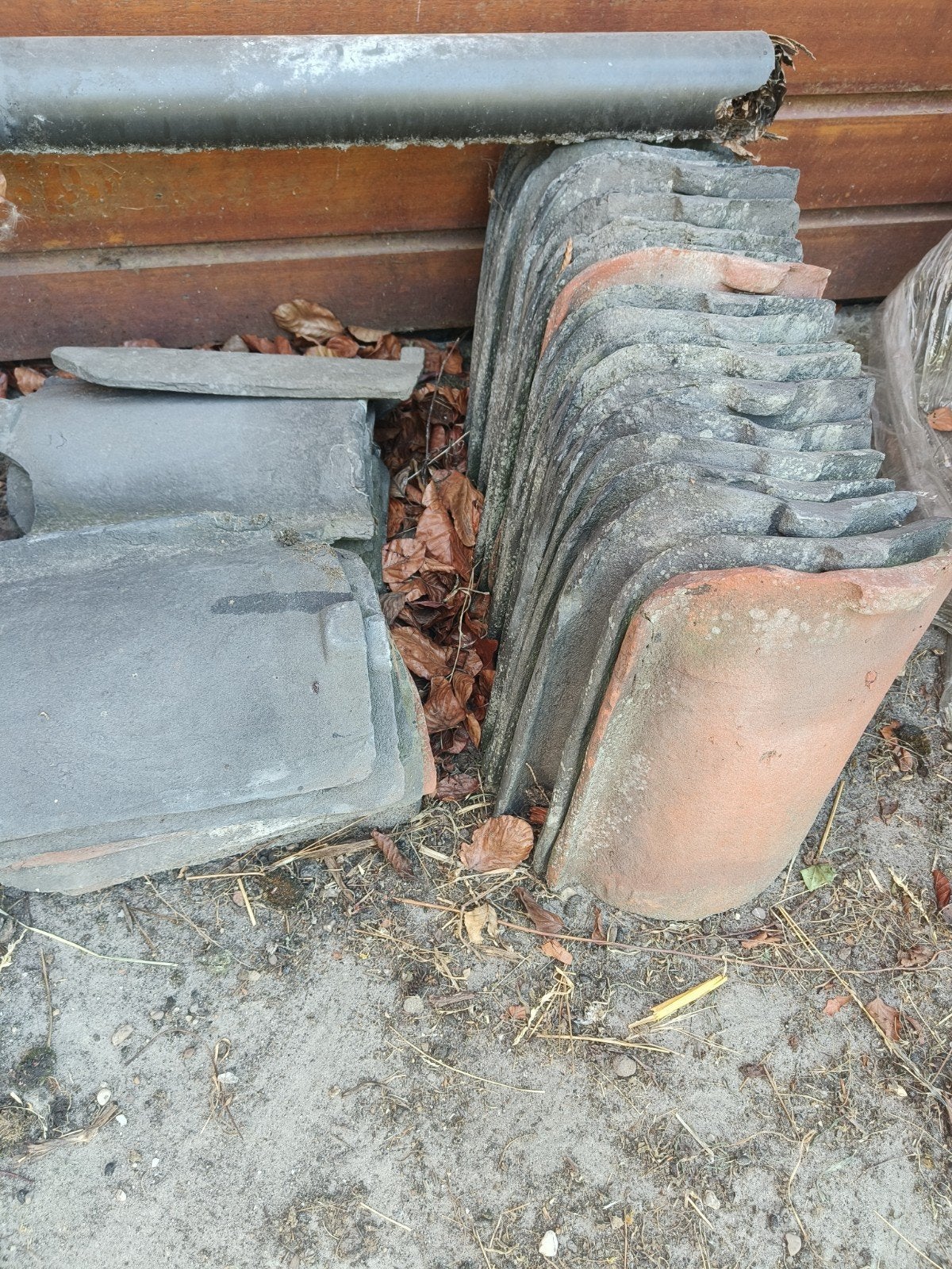 Oud Hollandse dakpannen - 36 stuks, Doe-het-zelf en Verbouw, Dakpannen en Dakbedekking, Ophalen, Gebruikt, Steen of Klei, 15 m² of meer