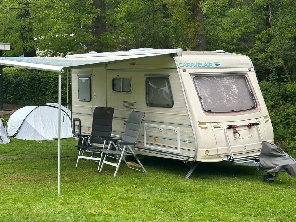 Caravelair Bamba Luxe 395 - lichtgewicht, Compleet omgebouwd, Caravans en Kamperen, Caravans, Vast bed, Particulier, Caravelair