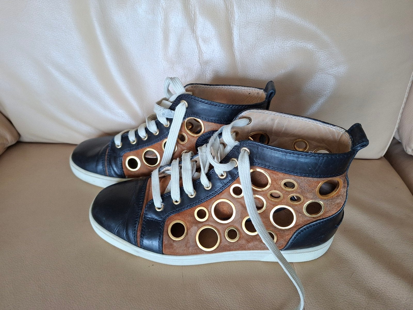 Christian Louboutin Eyelet High-Top Sneakers maat 41, Ophalen of Verzenden, Bruin, Sneakers of Gympen
