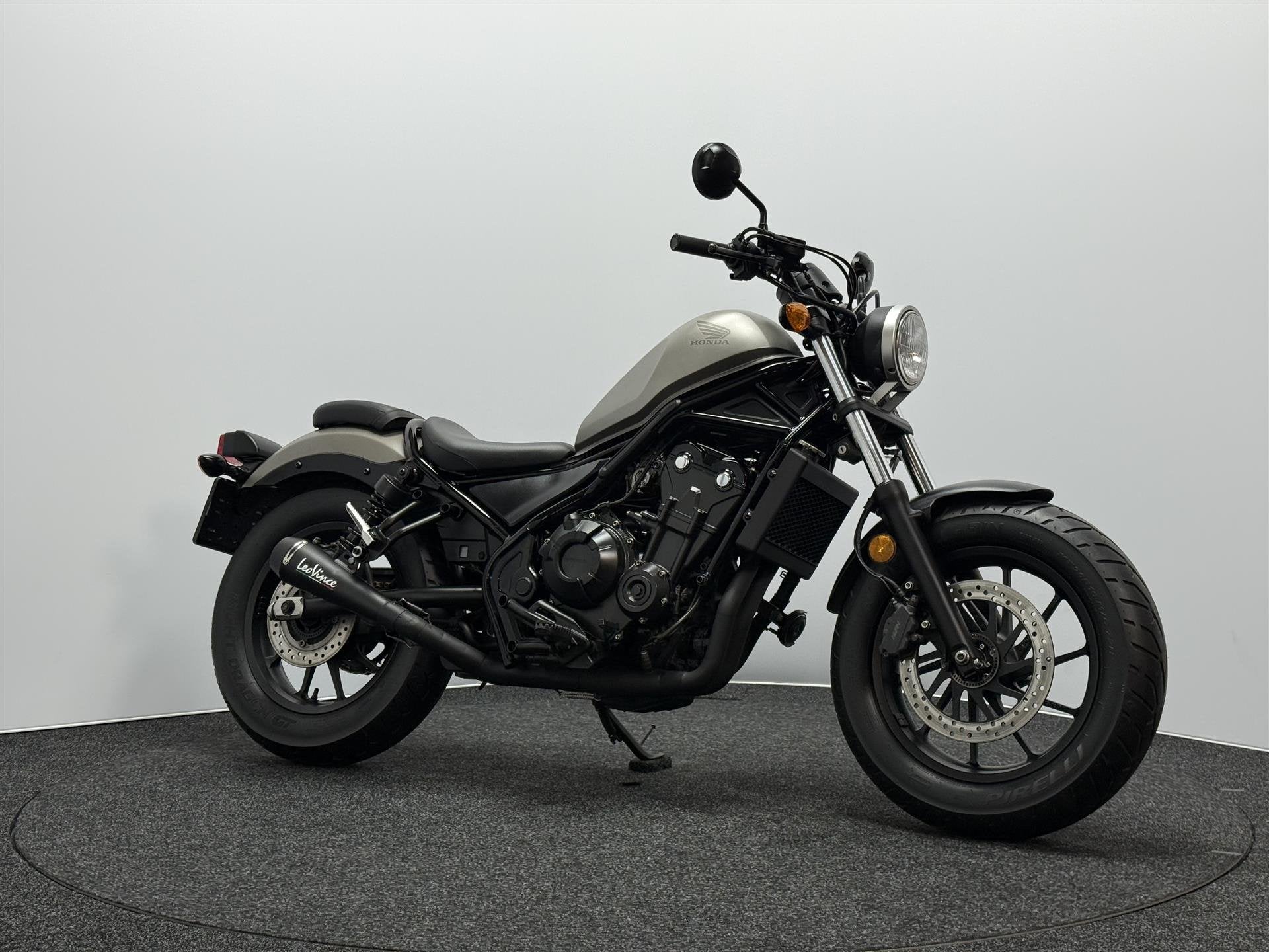 Honda CMX 500 REBEL, Chopper, ABS, Handgeschakeld, 471 cc