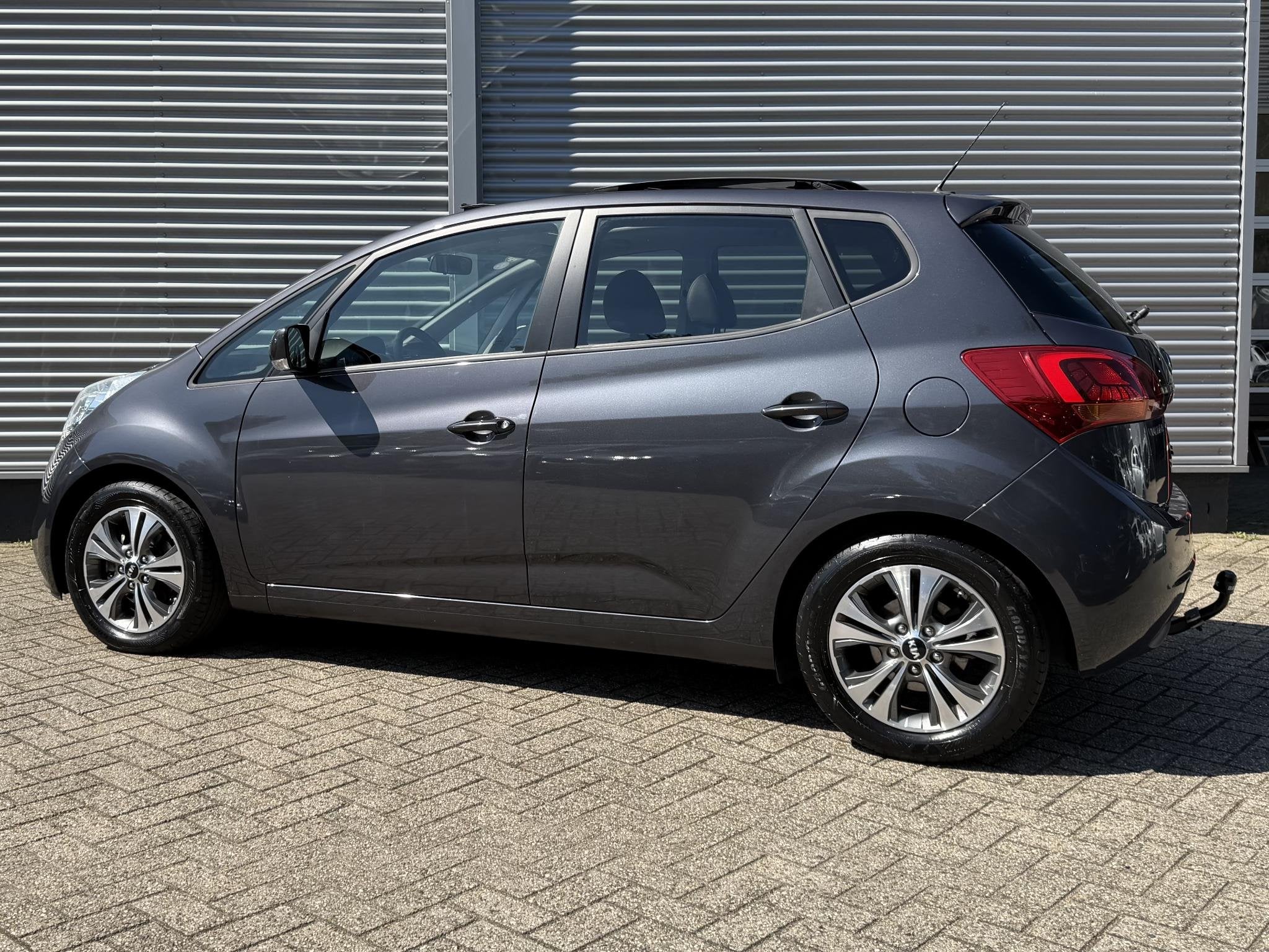 Kia Venga 1.4 CVVT First Edition | Schuif/Kanteldak | Climat, Auto's, Voorwielaandrijving, Euro 5, Gebruikt, Zwart
