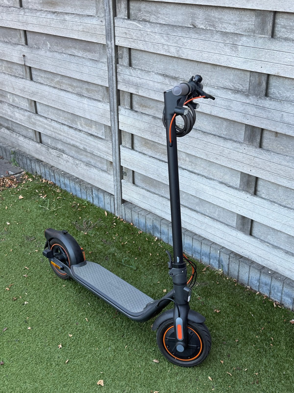 Ninebot Kickscooter E-step - Zo goed als nieuw, Fietsen en Brommers, Steps, Ophalen, Zo goed als nieuw, Elektrische step (E-scooter)