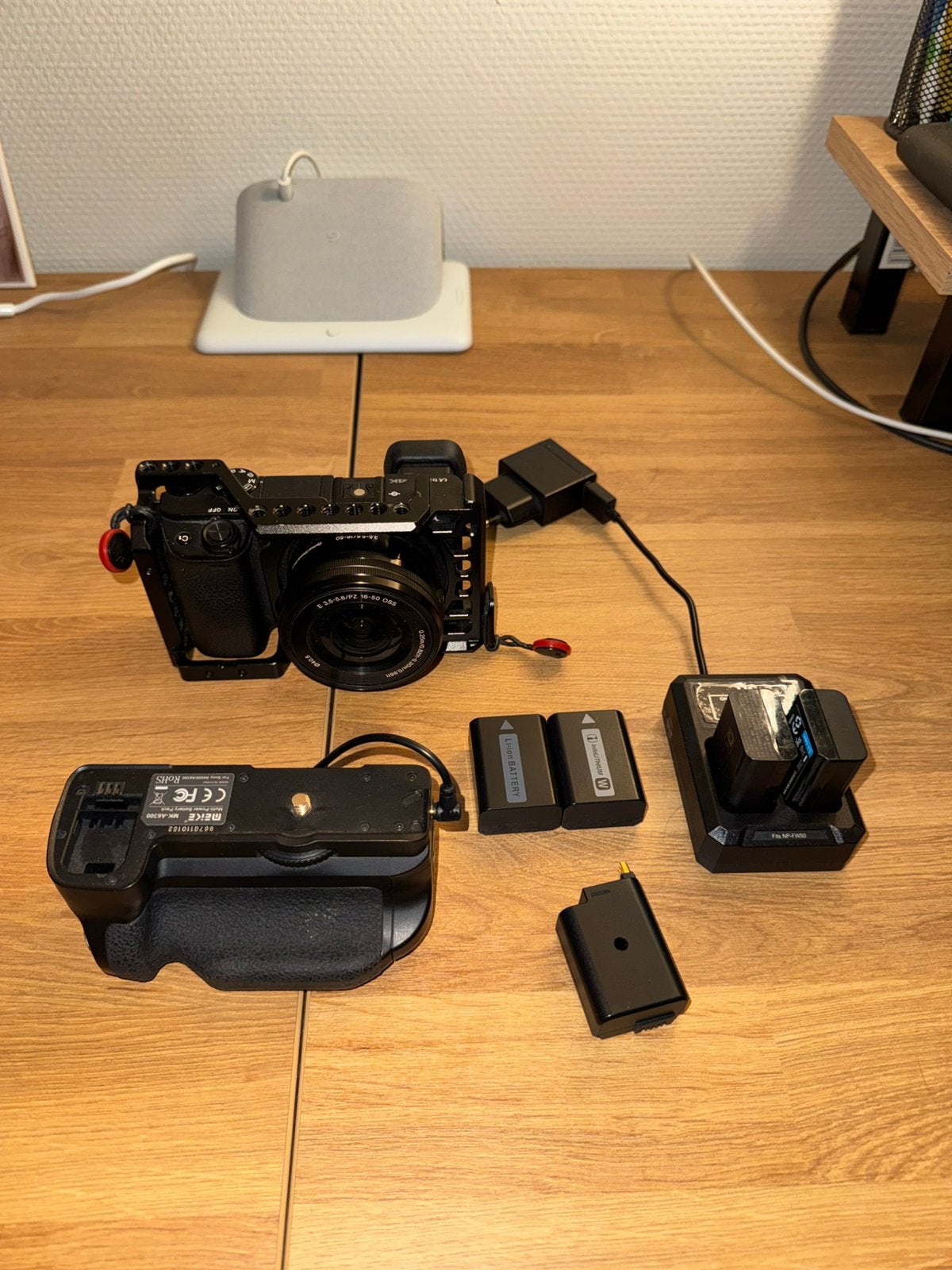 Foto 2 van Sony A6300 + 16-50mm kitlens