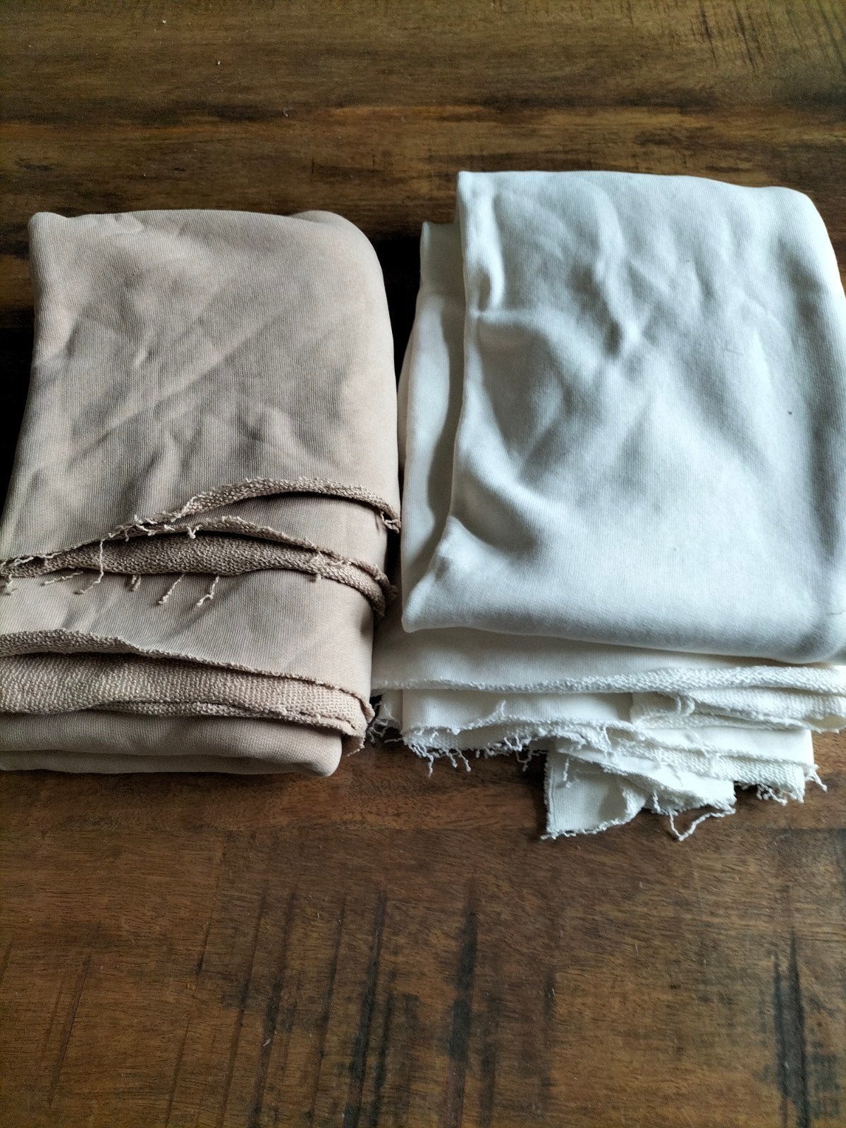 2x lap stof - Off white en zandkleur/beige, Hobby en Vrije tijd, Ophalen of Verzenden, Gebruikt, Beige, Katoen