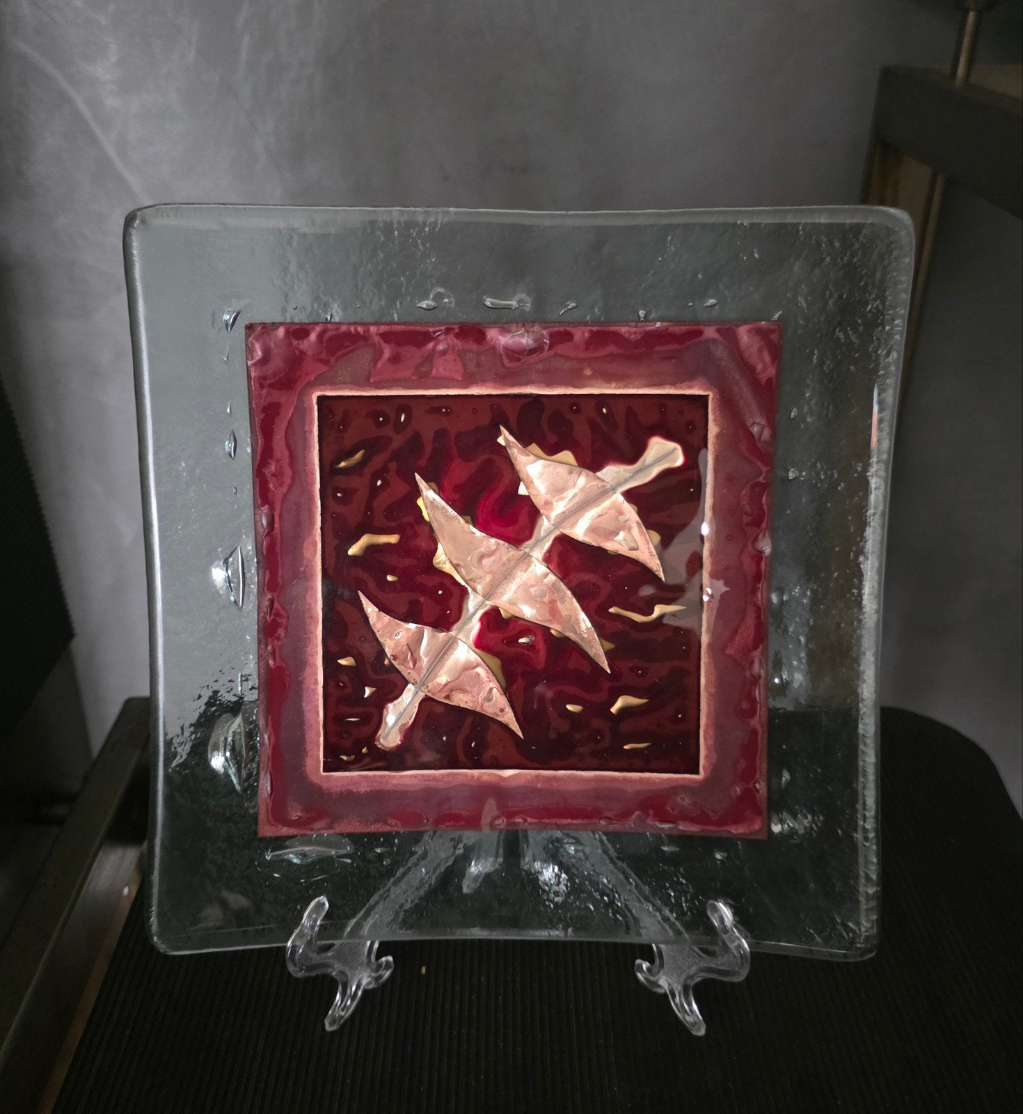 Glaskunst: unieke glazen Jo Downs schaal Copper Leaf in zgst, Ophalen of Verzenden