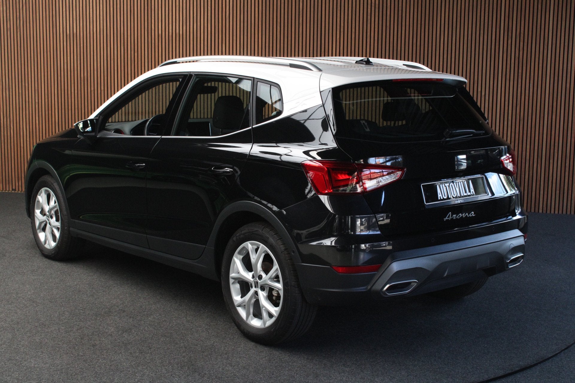 SEAT Arona 1.5 TSI FR Navi Virtual ACC PDC Climate LM velgen, Dealer onderhouden, 4 cilinders, 150 pk, Bedrijf