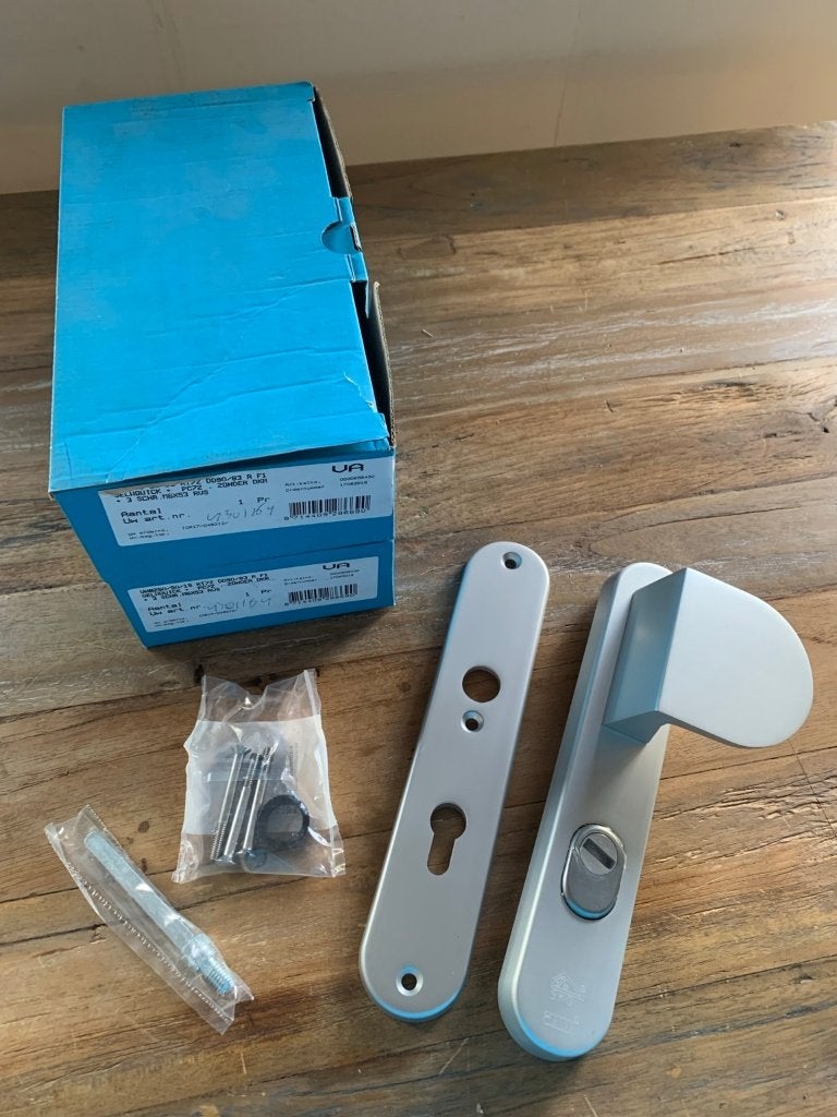 AMI veiligheidsbeslag PC72 kerntrek ovaal rechts SKG3 NIEUW, Overige materialen, Info@ami.nl, Nieuw, Ophalen of Verzenden