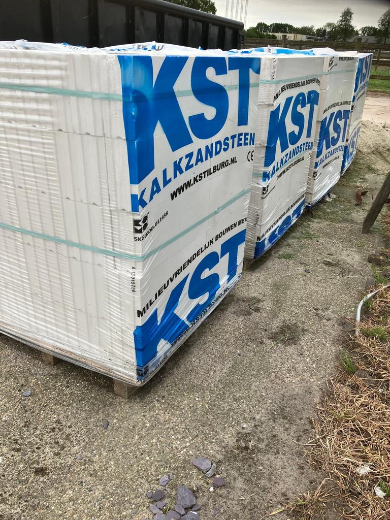 4 pallets nieuwe kalkzandsteen lijmblokken C20 - KST Tilburg, Ophalen, Nieuw, Kalkzandstenen