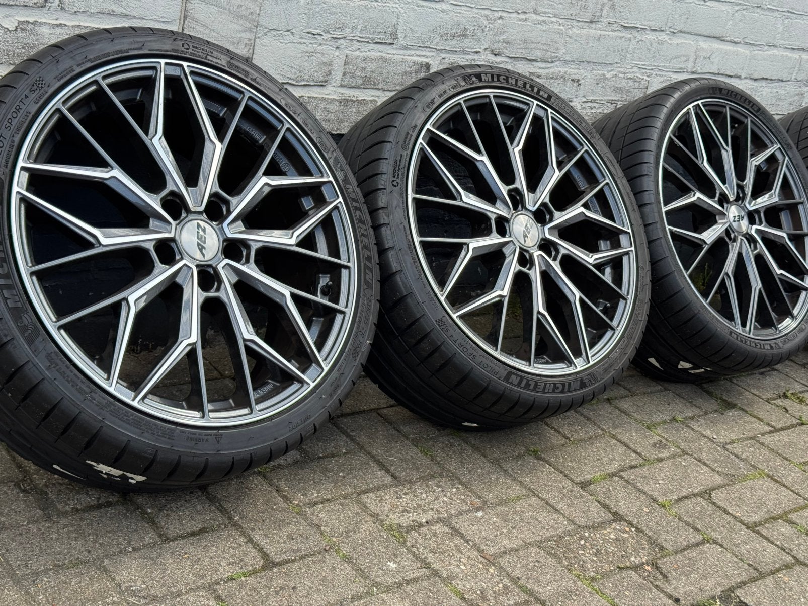 19 ”  Scoda VW  Golf Passat B9 B8  Caddy velgen banden, Auto-onderdelen, Banden en Velgen, Gebruikt, Banden en Velgen, 235 mm