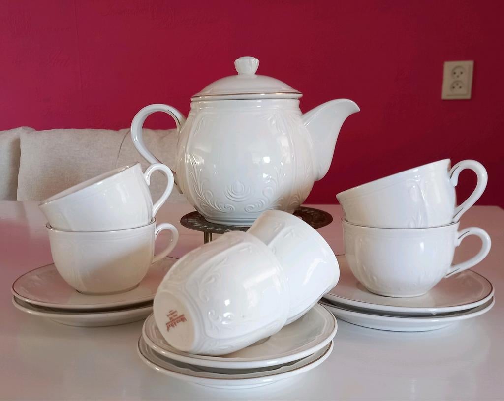 Prachtig theeservies Villeroy & Boch Cortina 2ooo or/ gold, Ophalen of Verzenden, Zo goed als nieuw, Overige stijlen, Kop(pen) en/of Schotel(s)