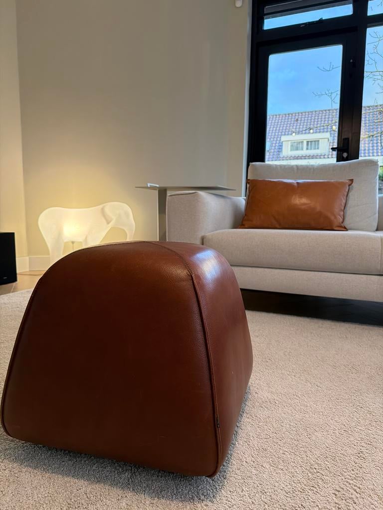 Design on stock BimBom Leren poef- inclusief kussens, Huis en Inrichting, Banken | Voetenbanken en Poefen, Leer, Ophalen of Verzenden