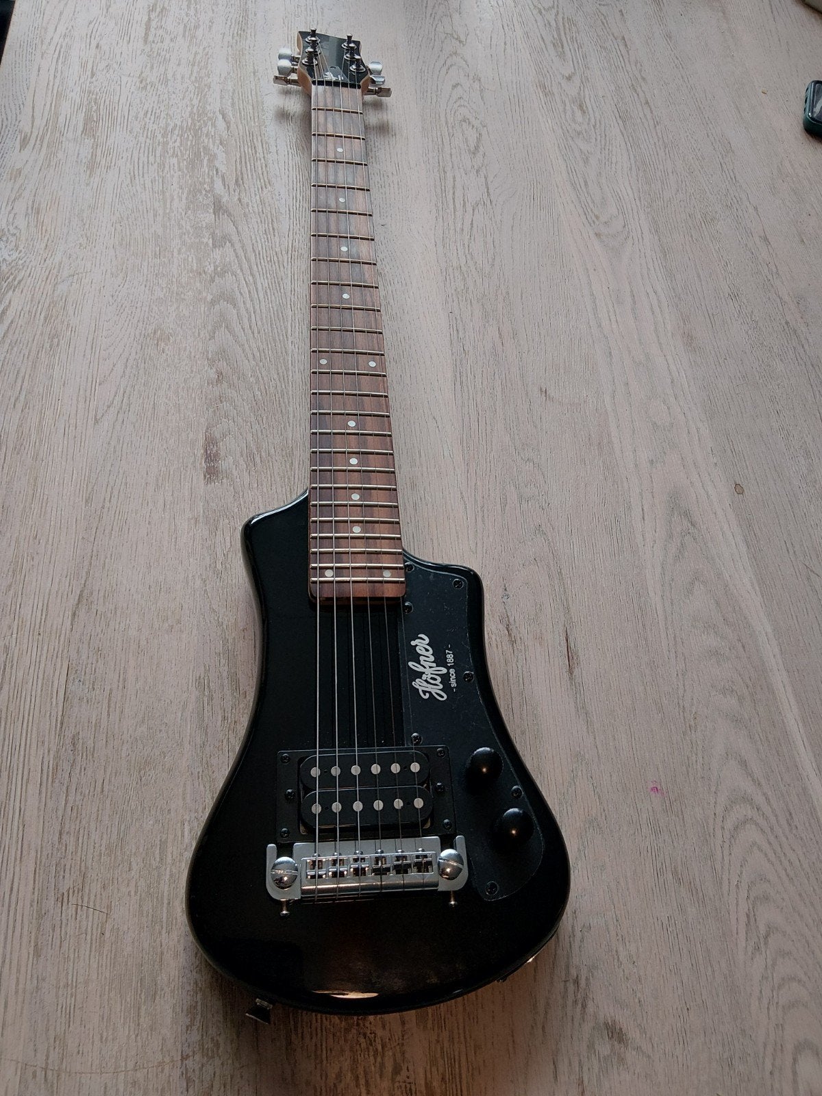 Höfner Shorty reisgitaar - Zwart, Muziek en Instrumenten, Snaarinstrumenten | Gitaren | Elektrisch, Ophalen, Zo goed als nieuw