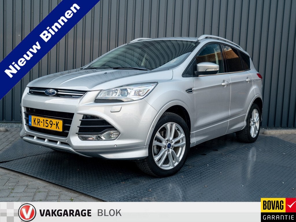 Ford Kuga 1.5 Titanium Styling Pack | Trekhaak | Camera | Xe, 12 maanden, Automatische klimaatregeling, 4 cilinders, Leder en Stof