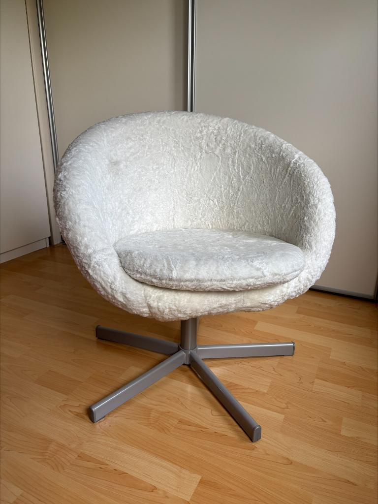 Ikea Skruvsta Stoel Wit Draaibaar, Huis en Inrichting, Stoelen, Ophalen, Gebruikt, Wit, Overige materialen