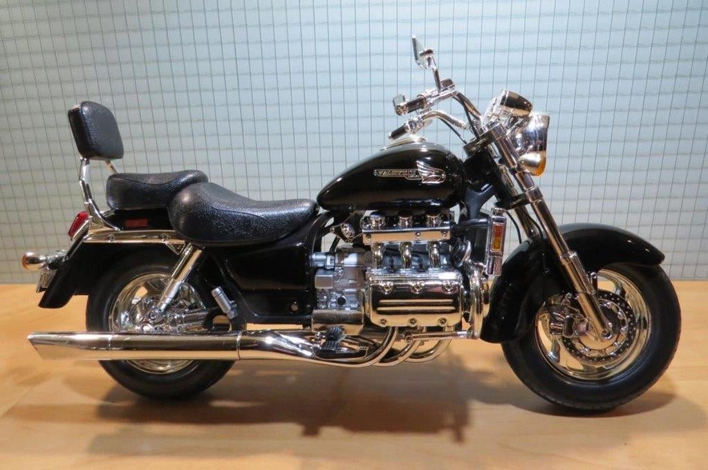 Honda F6C Valkyrie GL1500c 1:6 76262, May Cheong Group France S.A.S., Nieuw, Motor, Parc Ariane - Le Vénus