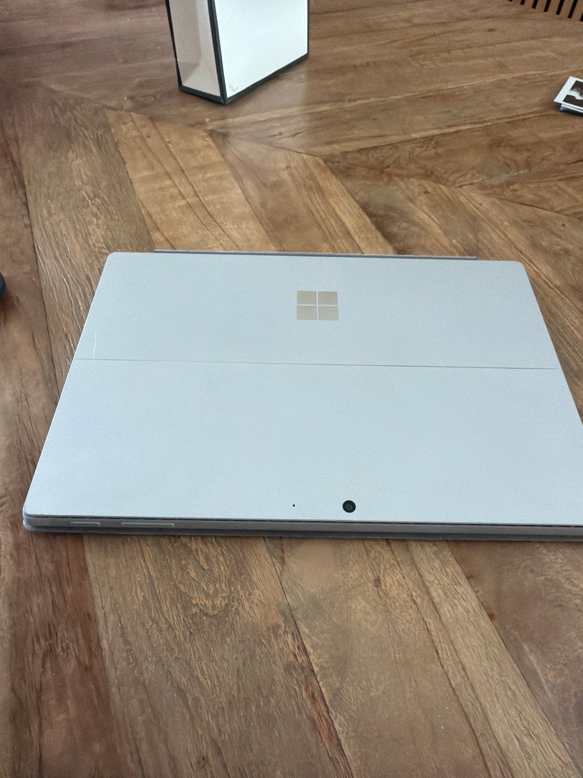 Microsoft Surface Pro 7 - 8GB RAM, 128GB SSD + Accessoires, Computers en Software, Ophalen, Usb-aansluiting, 12 inch, Zo goed als nieuw