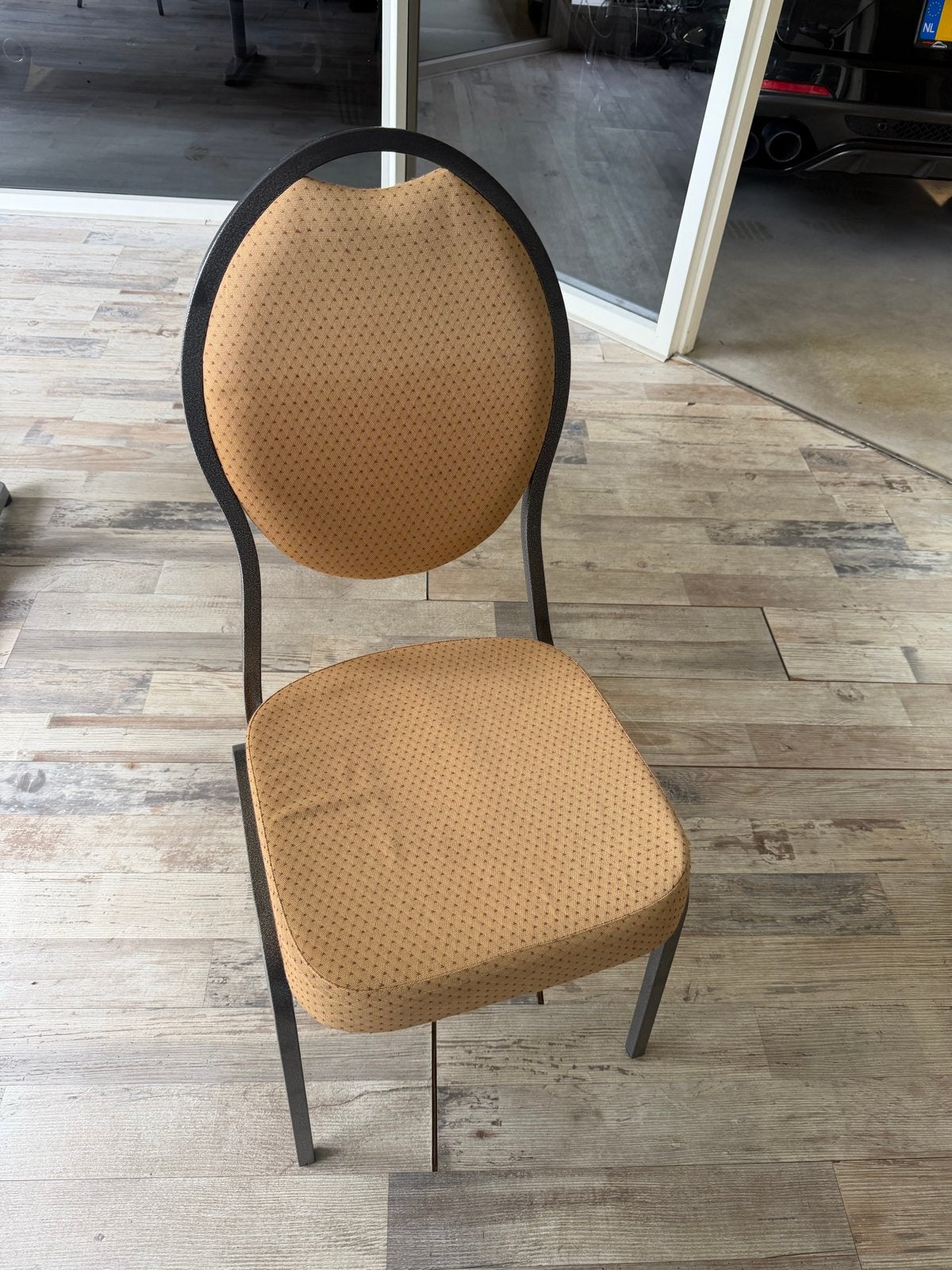 4x Comfortabele stoel met metalen frame en stoffen bekleding, Gebruikt, Bruin, Ophalen of Verzenden, Metaal