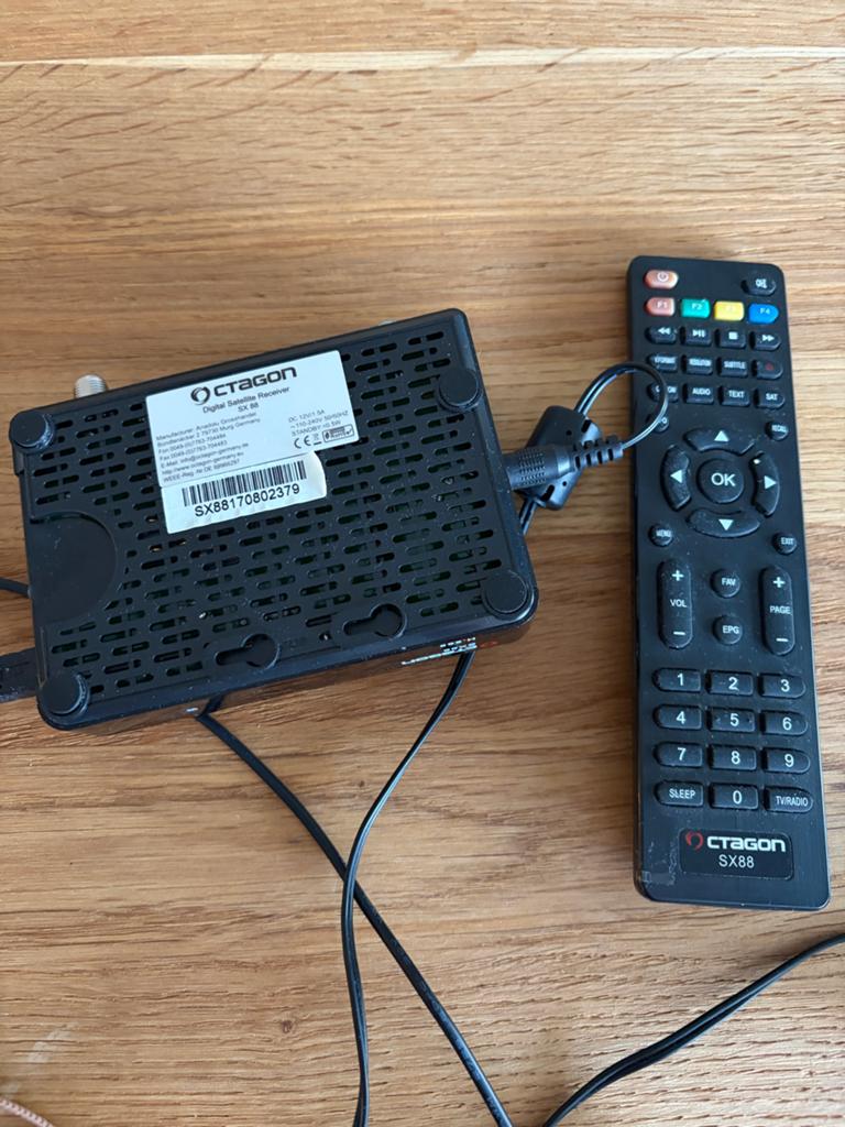 Octagon SX88 H.265 Digitale Satelliet Ontvanger met Afstands, Ophalen of Verzenden, Gebruikt, Decoder