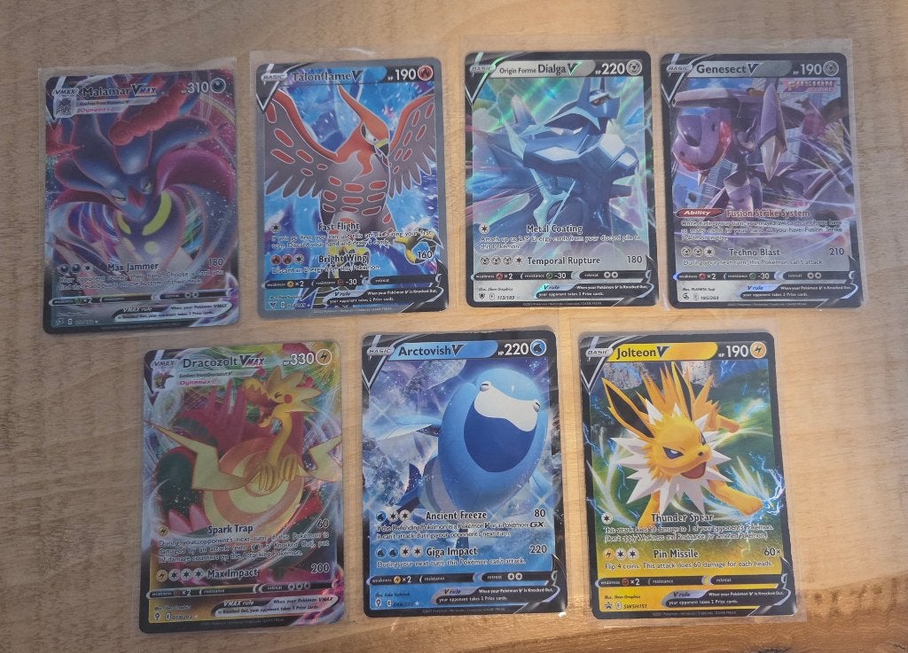 7 mooie V en VMax-kaarten van Pokemon - Engels, Ophalen of Verzenden, Zo goed als nieuw