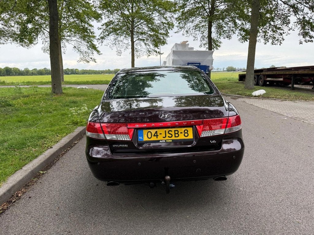 Hyundai Grandeur 3.3i V6 Style AUTOMAAT LEER NAP, Automaat, Achterwielaandrijving, Beige, Bedrijf