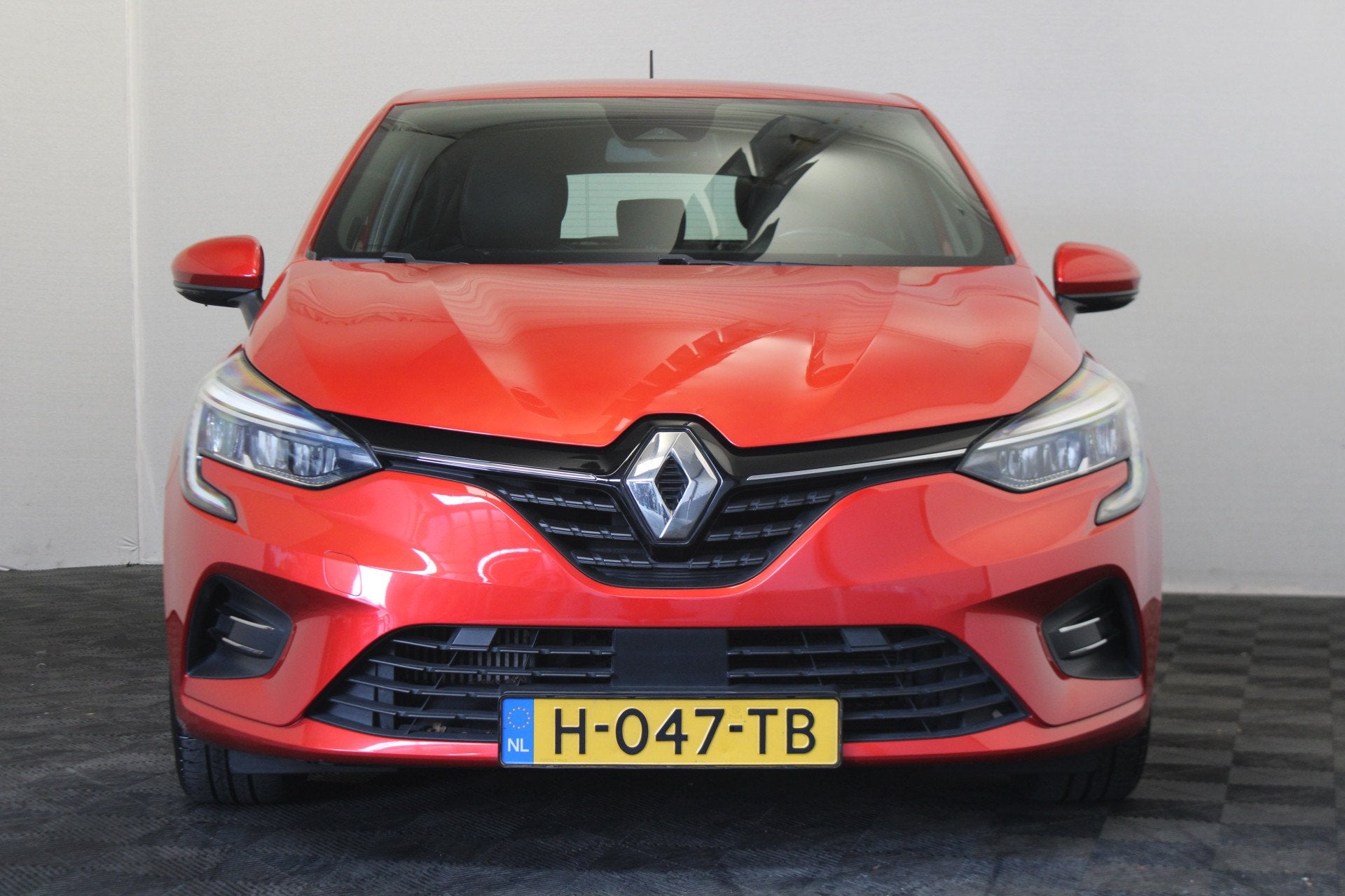 Renault Clio 1.0 TCe Bi-Fuel Intens |Navi| (bj 2020), Auto's, Voorwielaandrijving, 49 €/maand, Origineel Nederlands, Bedrijf