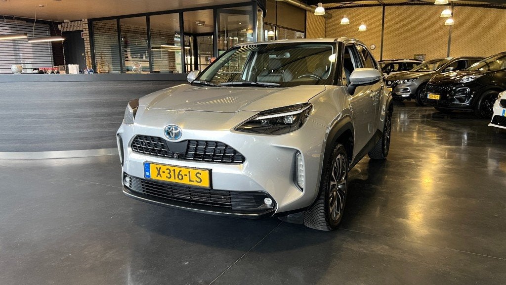 Toyota YARIS 1.5 HYBRID ADVENTURE, Auto's, Toyota, Automaat, Gebruikt, Met garantie (alle), 49 €/maand