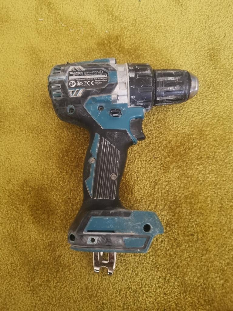 Makita DDF484 accutool, Ophalen