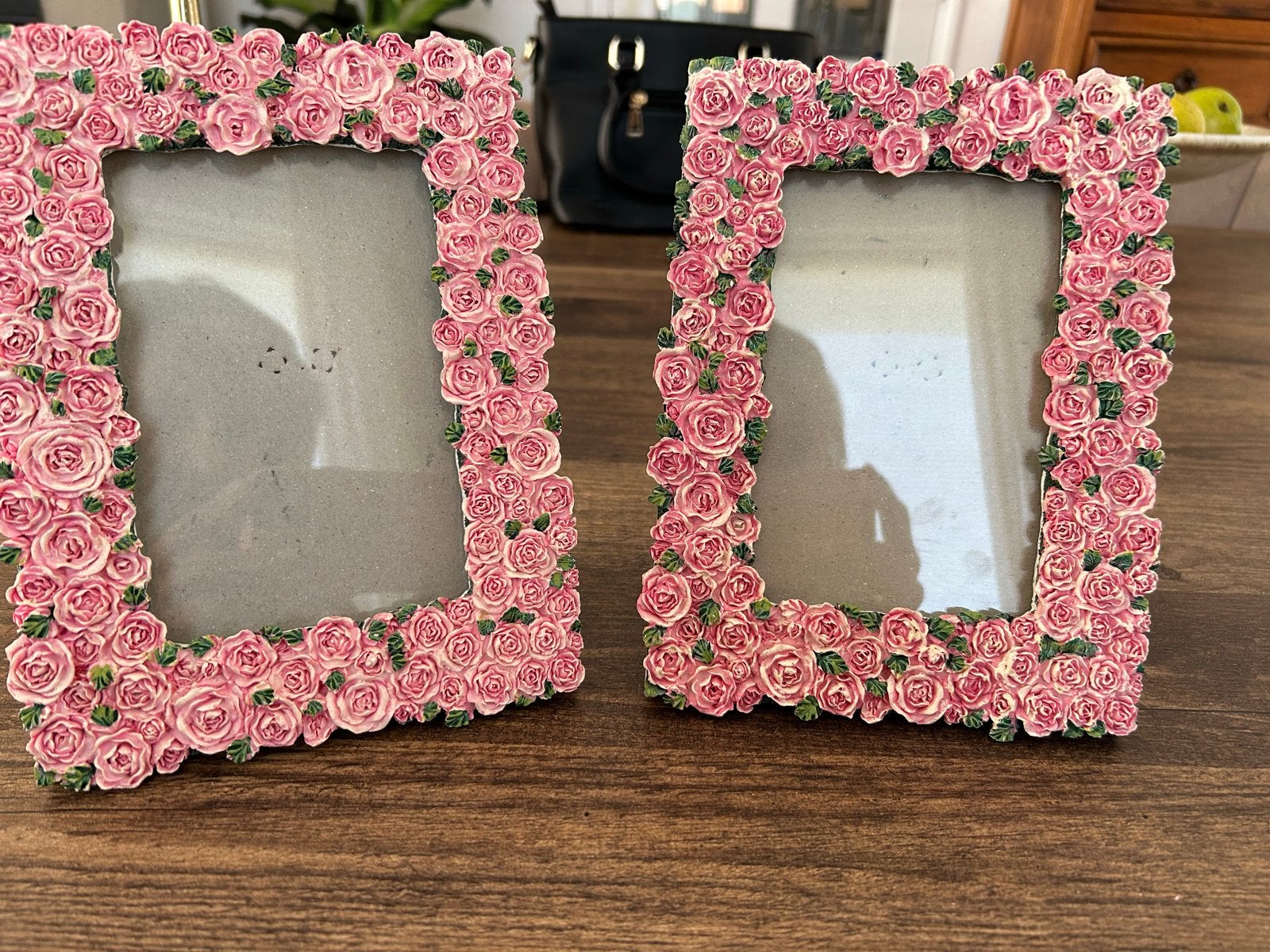 Set van 2 Roze Rozen Fotolijsten - Romantische Decoratie, Ophalen of Verzenden, Zo goed als nieuw, Roze, Fotolijst