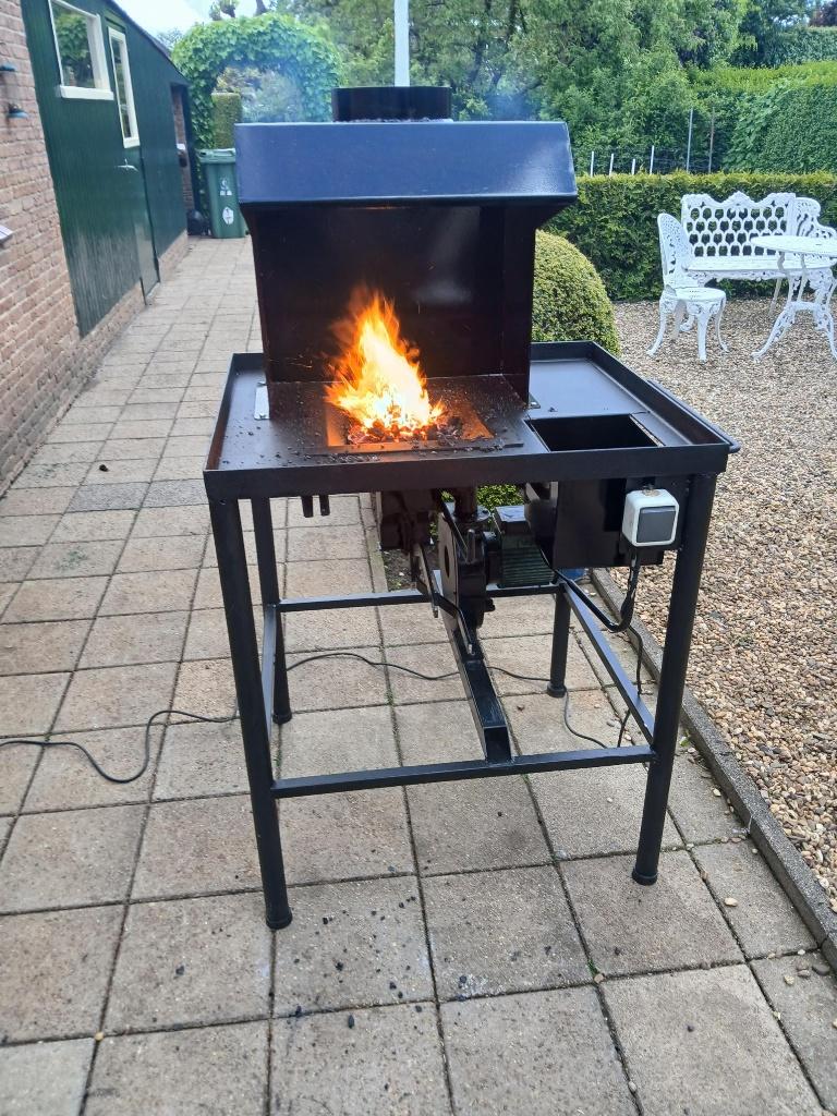 smidsvuur met rook afvoerkap 220 volt, Ophalen, Nieuw