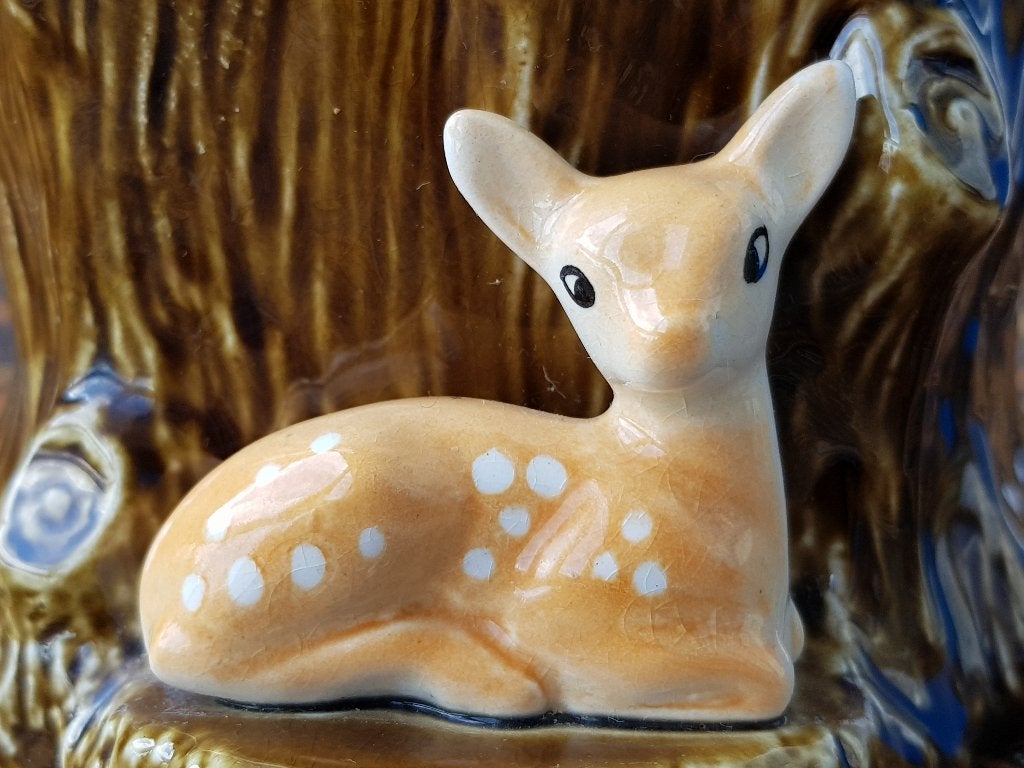 Mooi oud vaasje uit Engeland van SylvaC als boom met hert., Ophalen of Verzenden