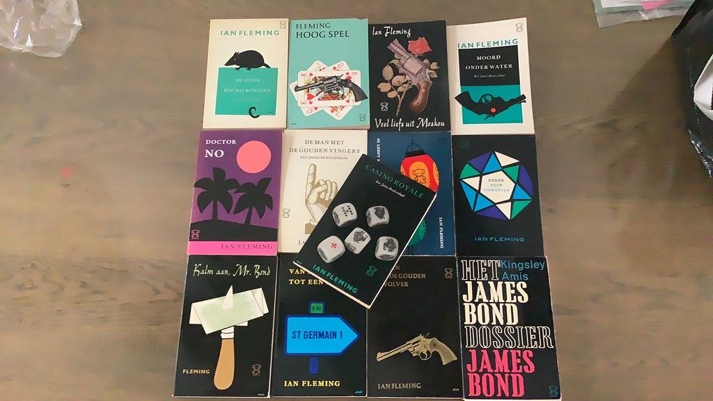 13 x James bond pockets, Ophalen of Verzenden, Zo goed als nieuw