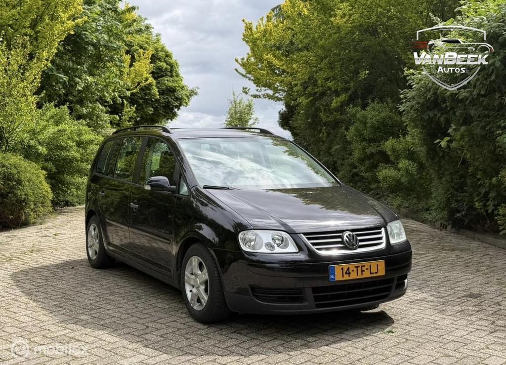 Volkswagen Touran 1.6-16V FSI Business, Auto's, Volkswagen, Voorwielaandrijving, Electronic Stability Program (ESP), Gebruikt