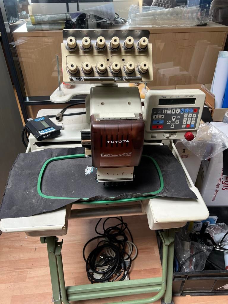 Toyota Expert ESP 820 Borduurmachine, Ophalen, Gebruikt, Machineborduren, Borduurmachine