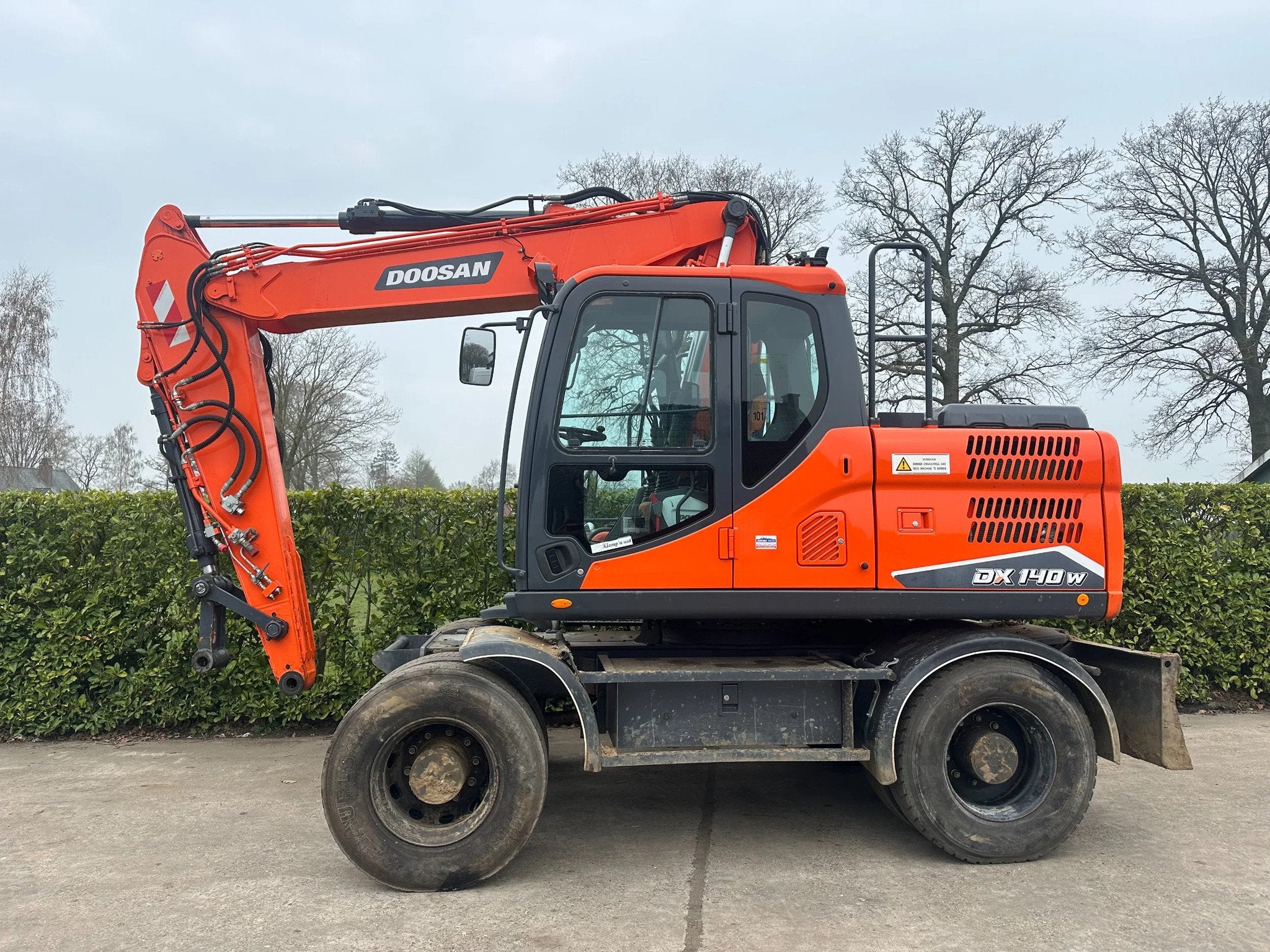 Doosan DX140W (bj 2014), Zakelijke goederen, Machines en Bouw | Kranen en Graafmachines, Graafmachine