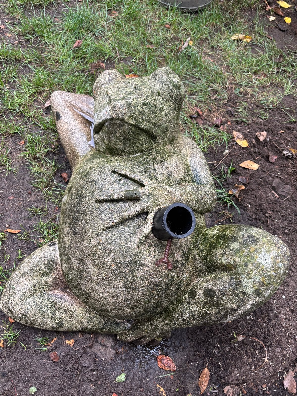 Grote stenen kikker tuindecoratie met wateruitloop, Tuin en Terras, Ophalen, Gebruikt, Steen, Dierenbeeld