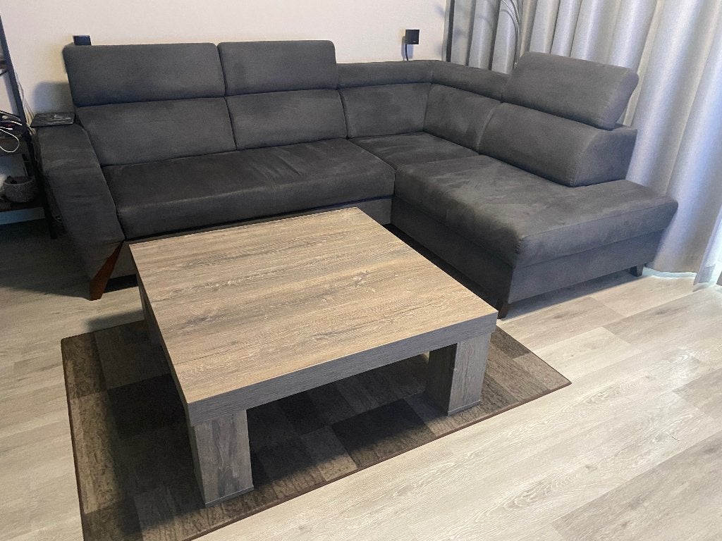 Foto 2 van Compleet eetkamer inrichting met 6 leren stoelen salontafel