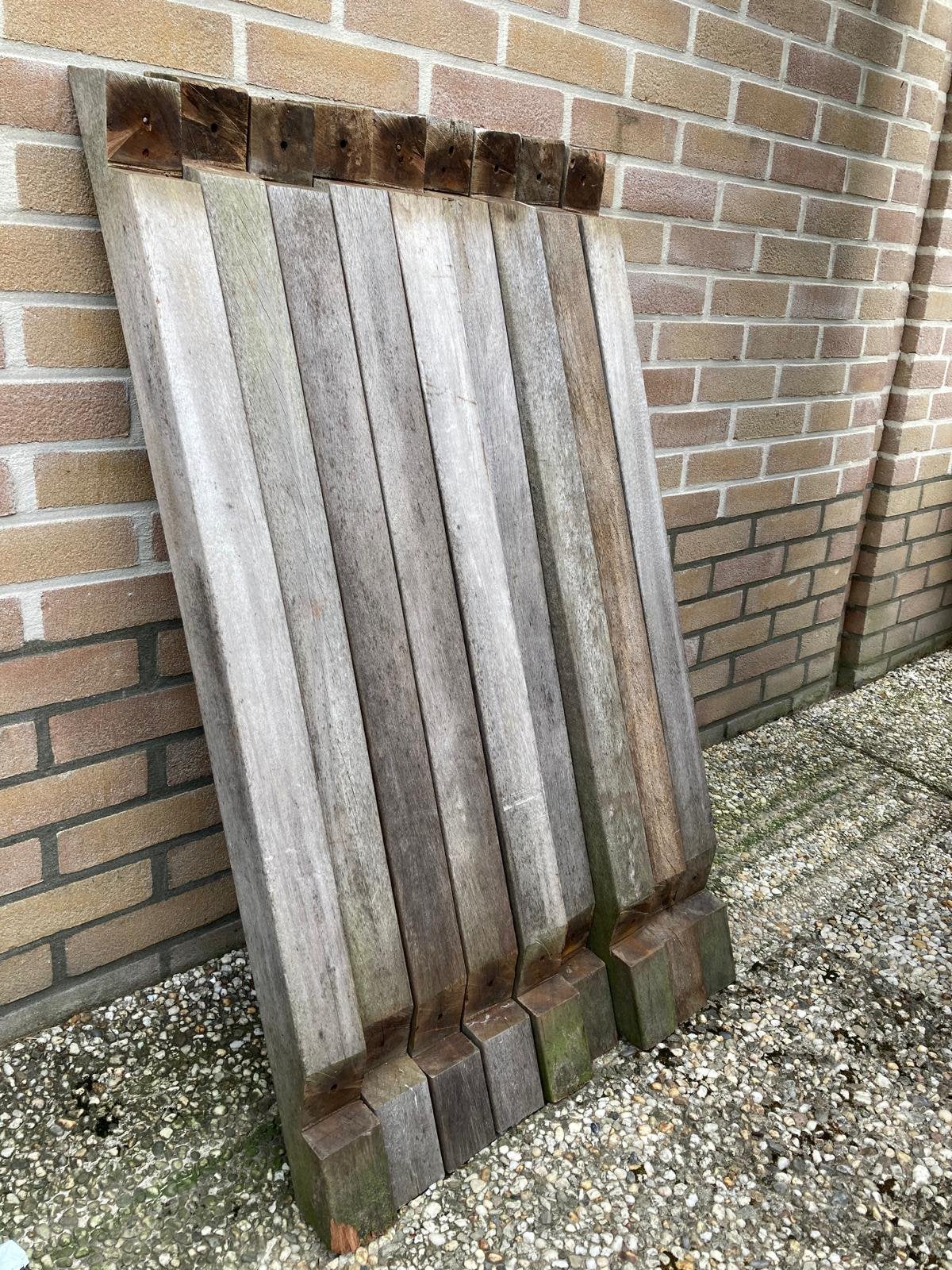 Bankirai hardhout afdak, Ophalen, Gebruikt, Palen, Hardhout