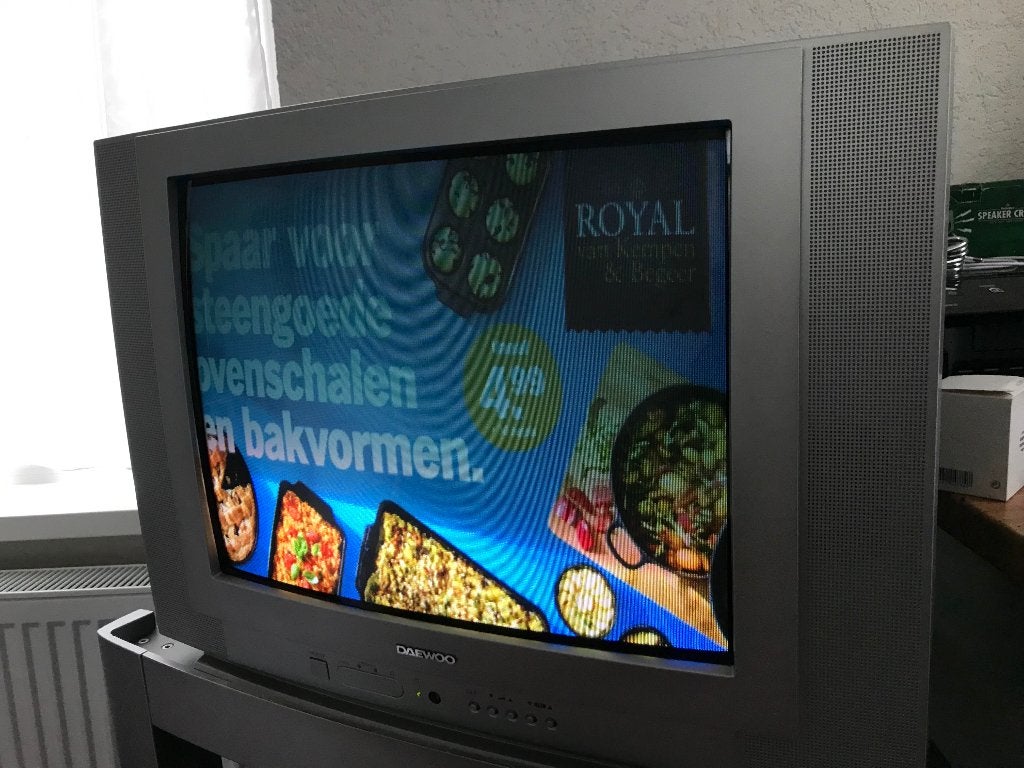 Te koop Daewoo kleuren televisie, Ophalen, 50 Hz, Daewoo, Zo goed als nieuw