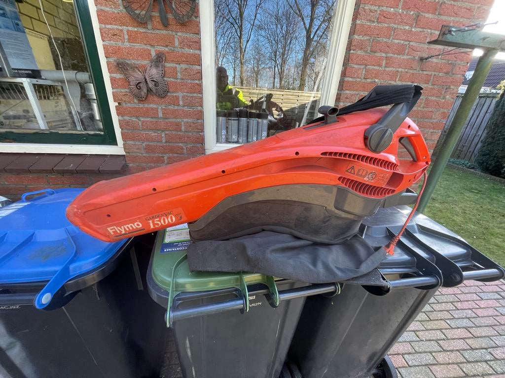Flymo GardenVac 1500 Plus Bladblazer/Bladzuiger, Ophalen, Gebruikt, Handgedragen, Met opvangzak