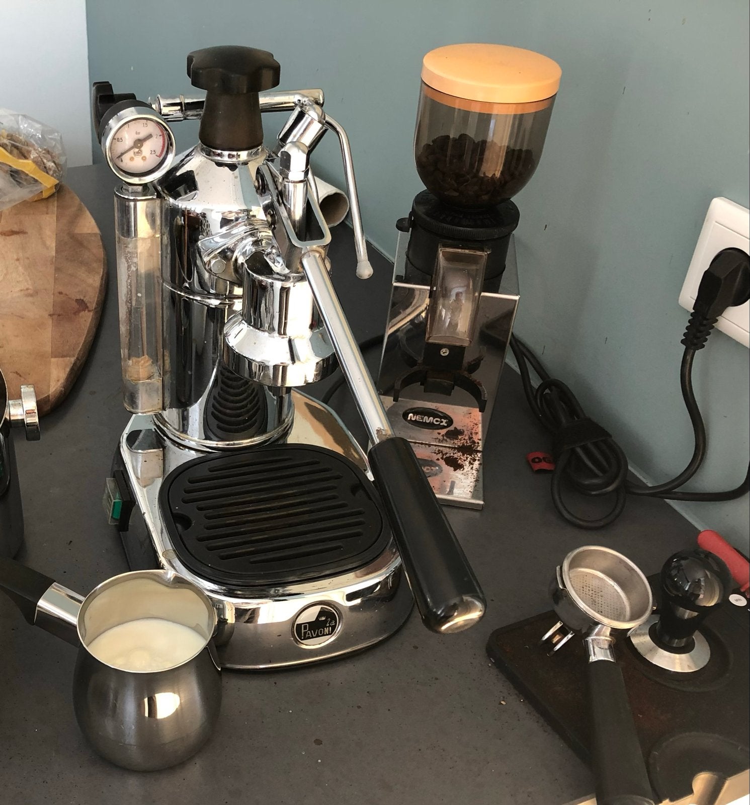 La Pavoni Espresso Machine met NEMOX Koffiemolen, Stoompijpje, Gebruikt, Espresso apparaat, 1 kopje