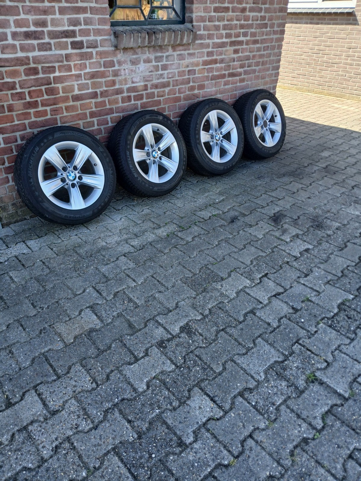 BMW 16 inch velgen met Michelin winterbanden 225/55 R16, Auto-onderdelen, Banden en Velgen, Ophalen, Gebruikt, 16 inch, Banden en Velgen