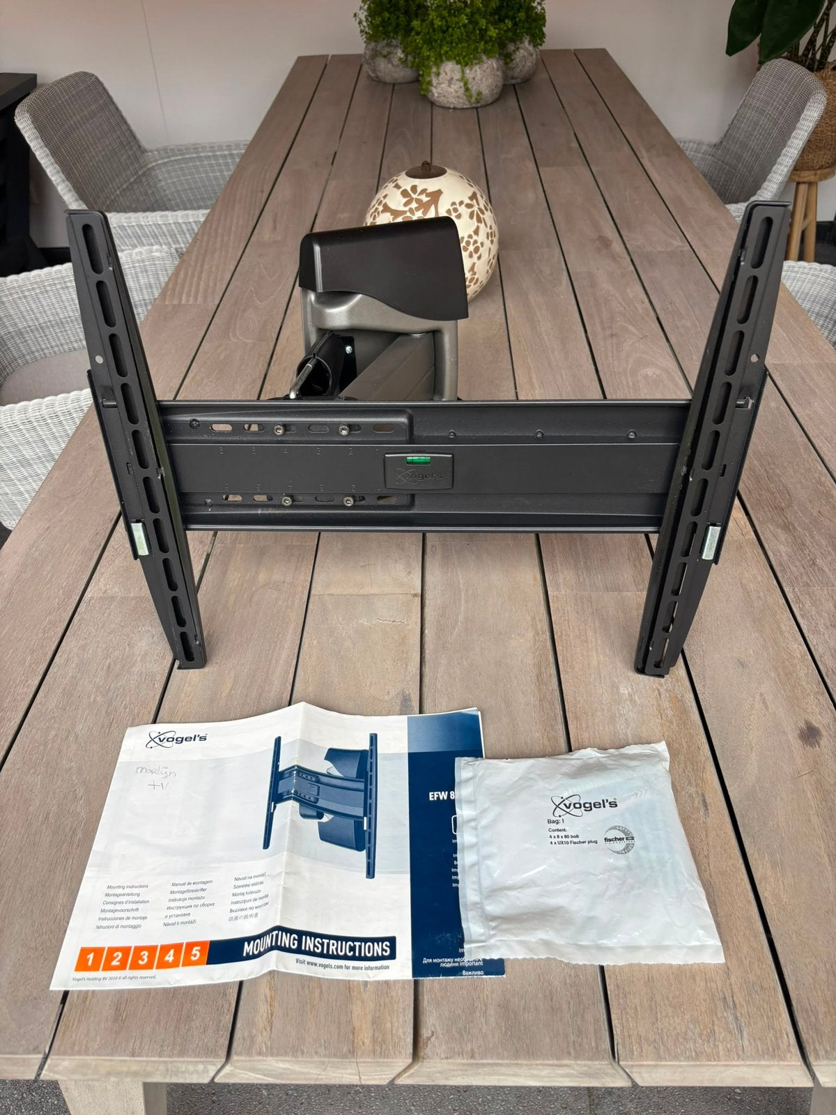 Televisiebeugel Vogel's EFW 8225, Ophalen of Verzenden, Gebruikt