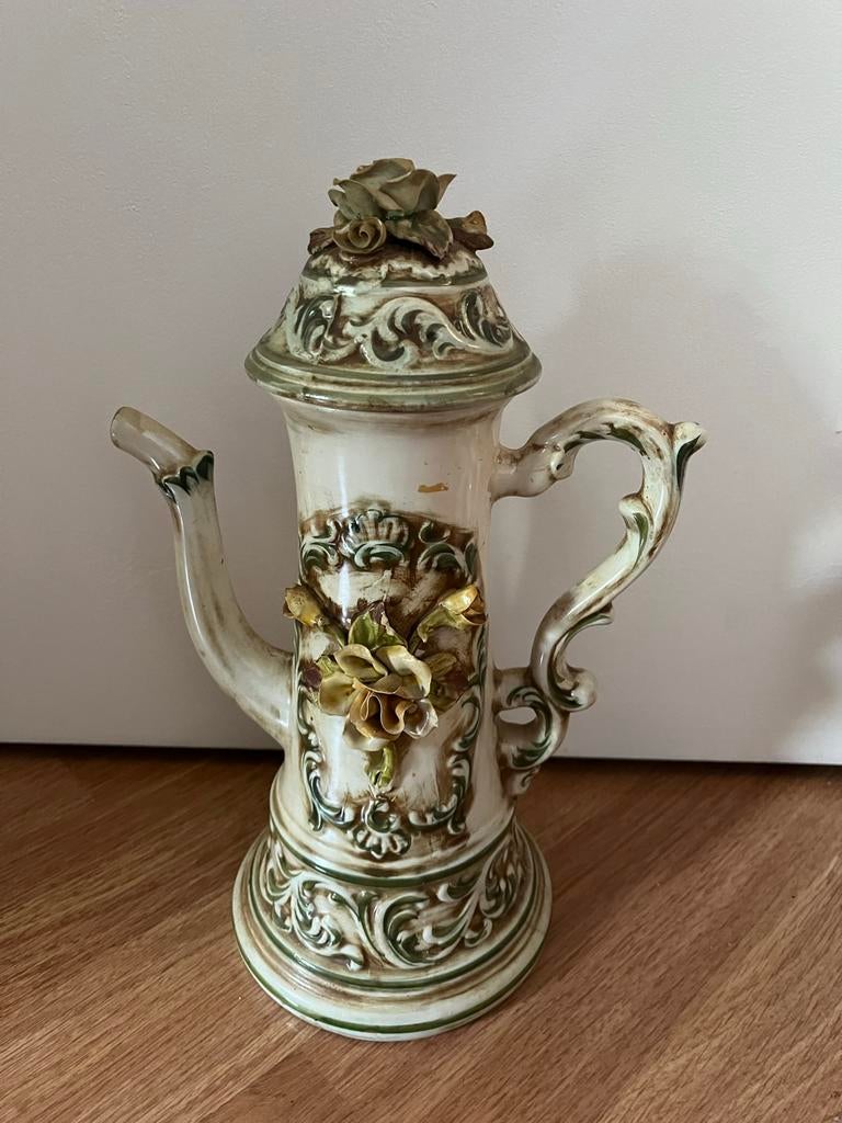 Antieke keramische koffiepot met bloemdecoratie, Antiek en Kunst, Ophalen