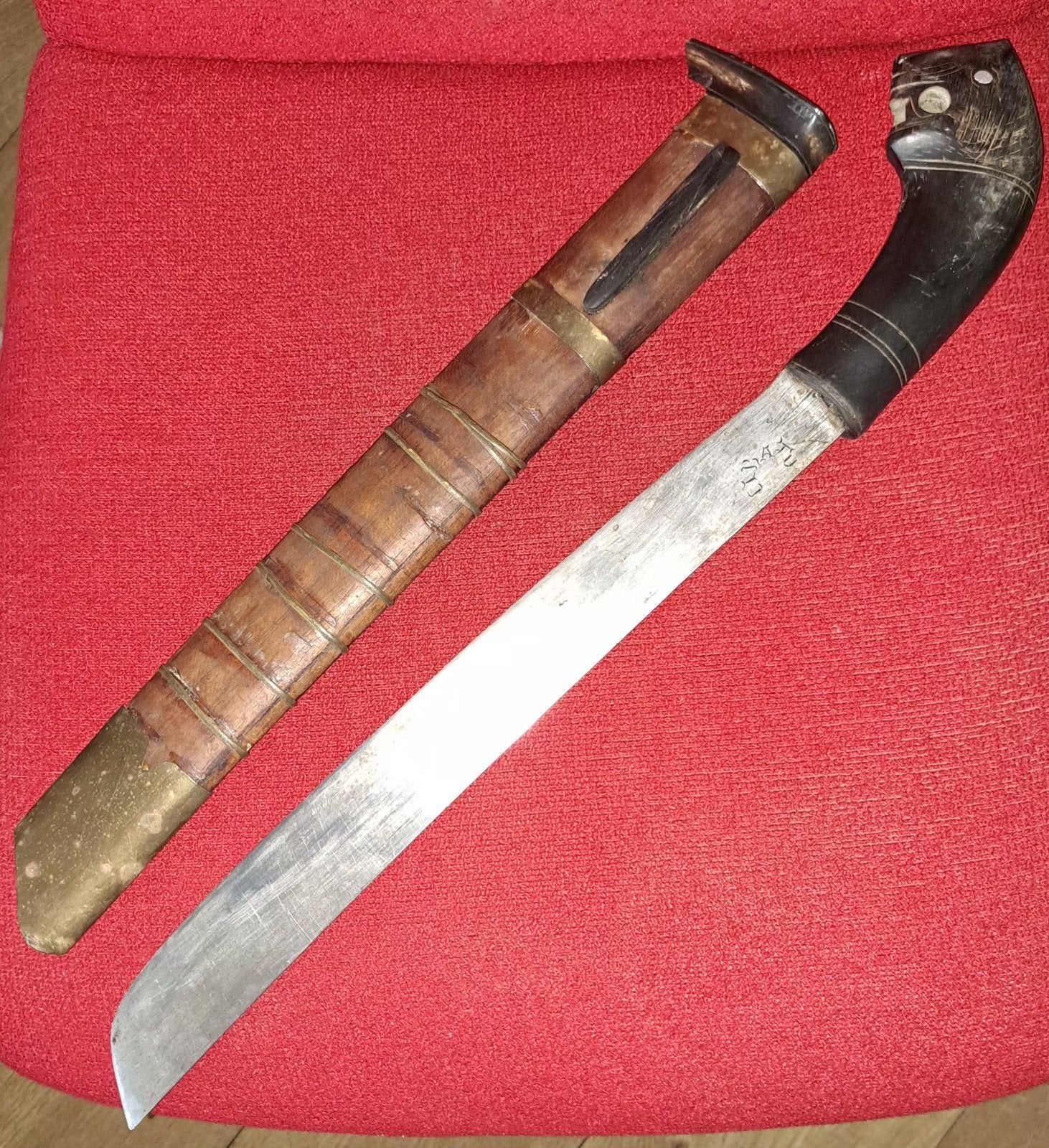 Antieke Indonesische GOLOK met houten schede, Ophalen of Verzenden