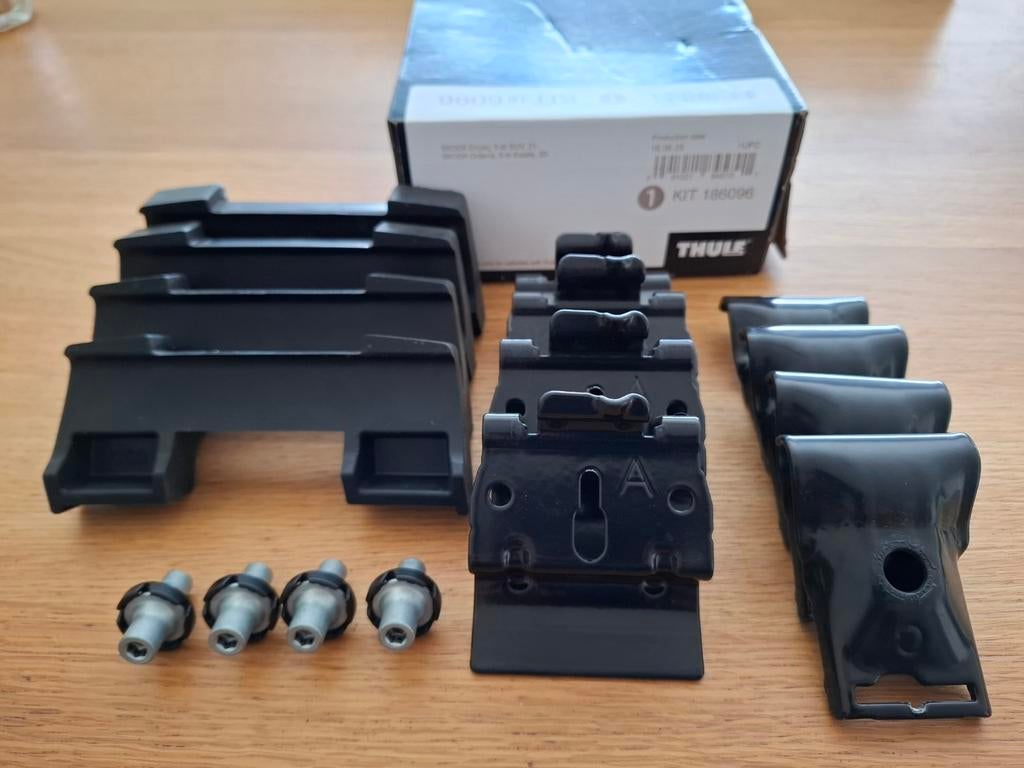 Thule bevestigingskit 186096 voor dakdragers, Auto diversen, Dakdragers, Ophalen, Zo goed als nieuw