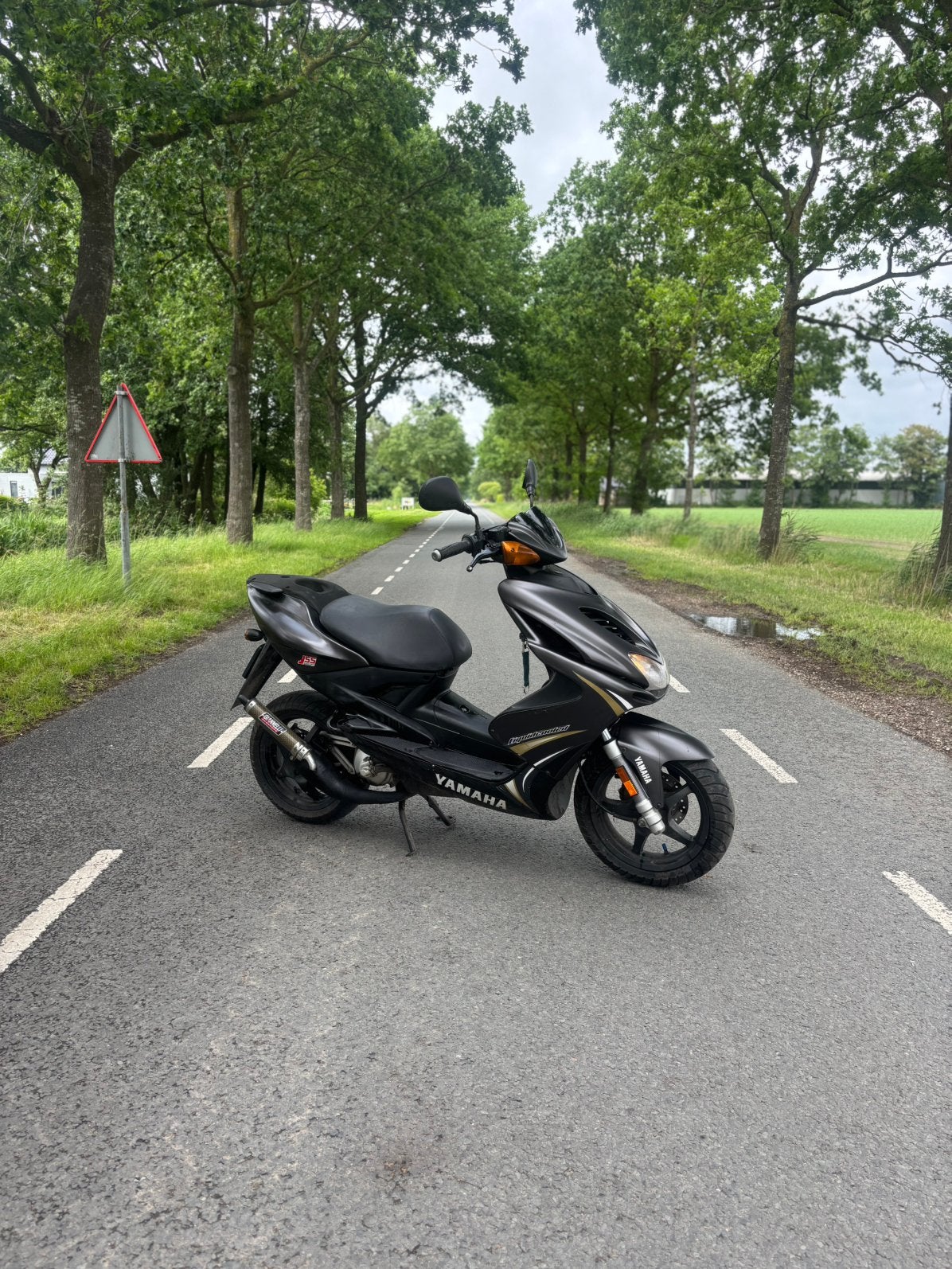 Yamaha Aerox | 2011 | Origineel | 11000 km |  2e eigenaar, Fietsen en Brommers, Scooters | Yamaha, Ophalen, Zo goed als nieuw